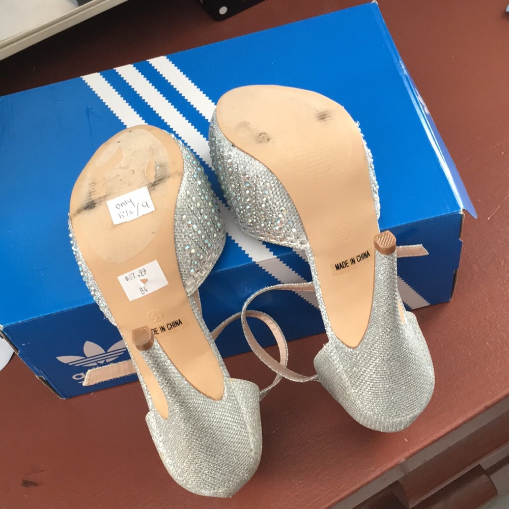 Heels - Picture 6 of 7